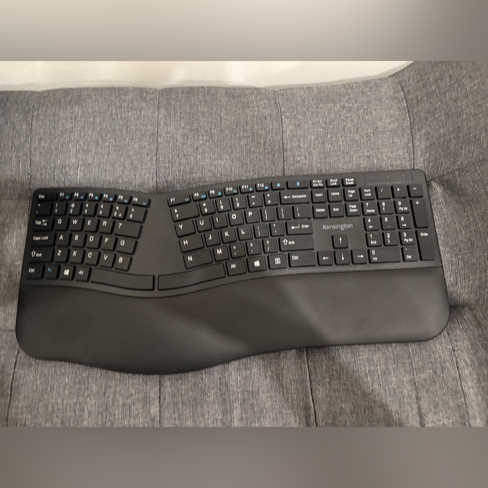 Brand New Kensington Pro Fit Ergonomic Black Wireless Keyboard